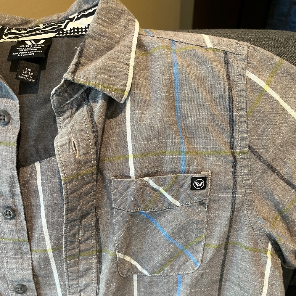 Grey shaun white vintage button tshirt